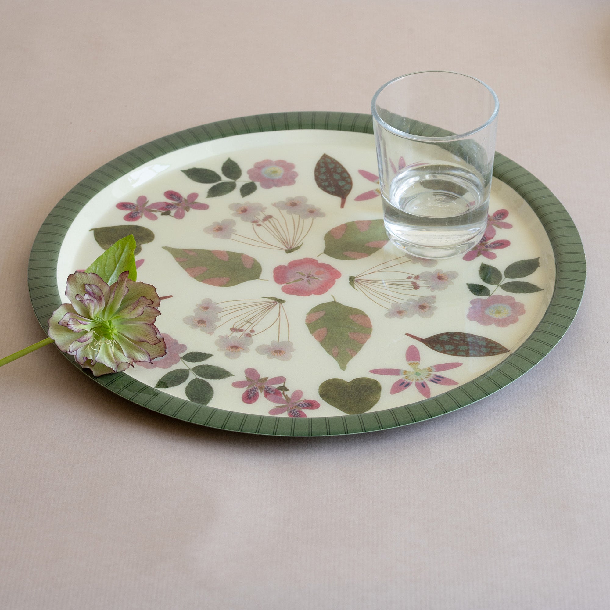 Large Round Enamel Serving Tray - The Living Herbarium – Roomytown UK