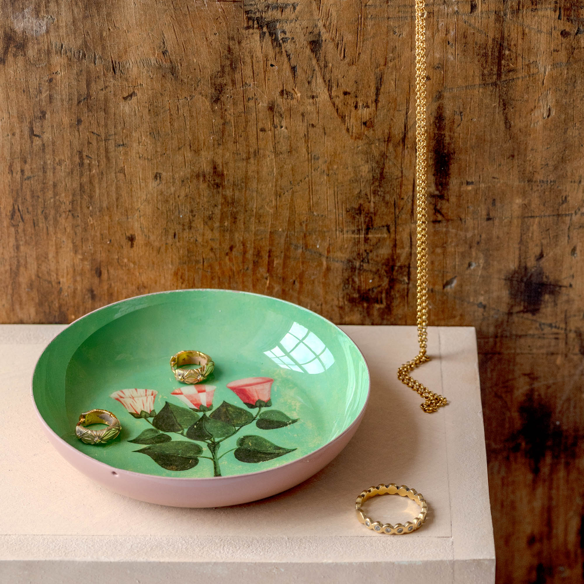Festival of Flowers Round Enamel Tray – Roomytown UK